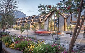 Peaks Hotel And Suites