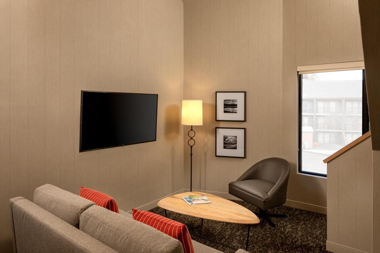 Peaks Hotel And Suites Banff Buitenkant foto